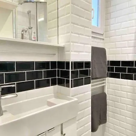 Charming Flat In Montmartre Paris
