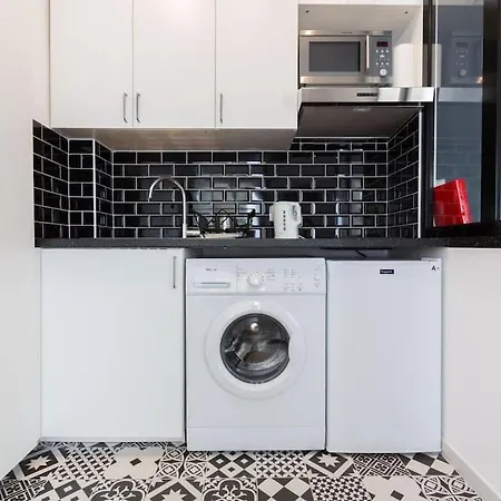Charming Flat In Montmartre *