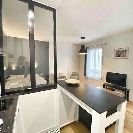 Charming Flat In Montmartre Paris
