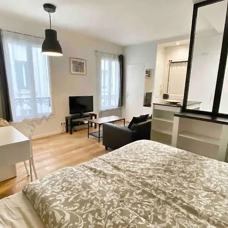 Charming Flat In Montmartre Paris