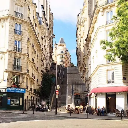 Charming Flat In Montmartre